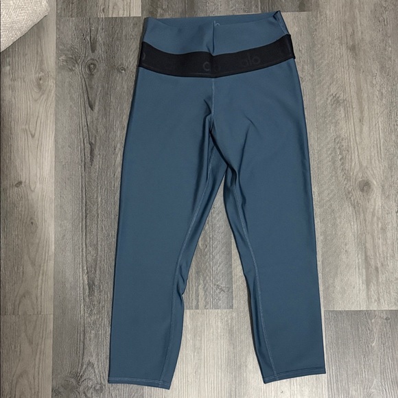 ALO Yoga Pants - alo yoga - high-waist fitness capri